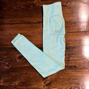 ❤️SOLD❤️Bo & Tee Sculpted Leggings in green pistachio